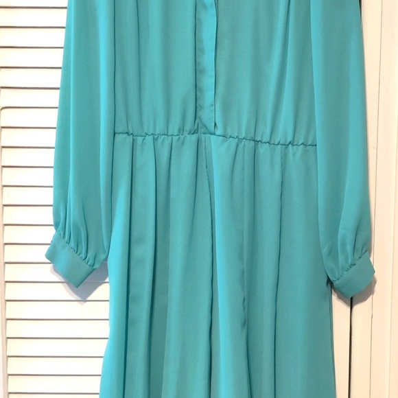 Clothing - Picture 11 of 16